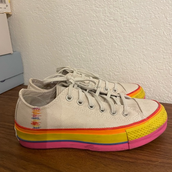 CONVERSE RAINBOW PLATFORM SHOES LOW RISE SIZE 6 WOMENS LIMITED EDITION 1908 - Picture 7 of 8